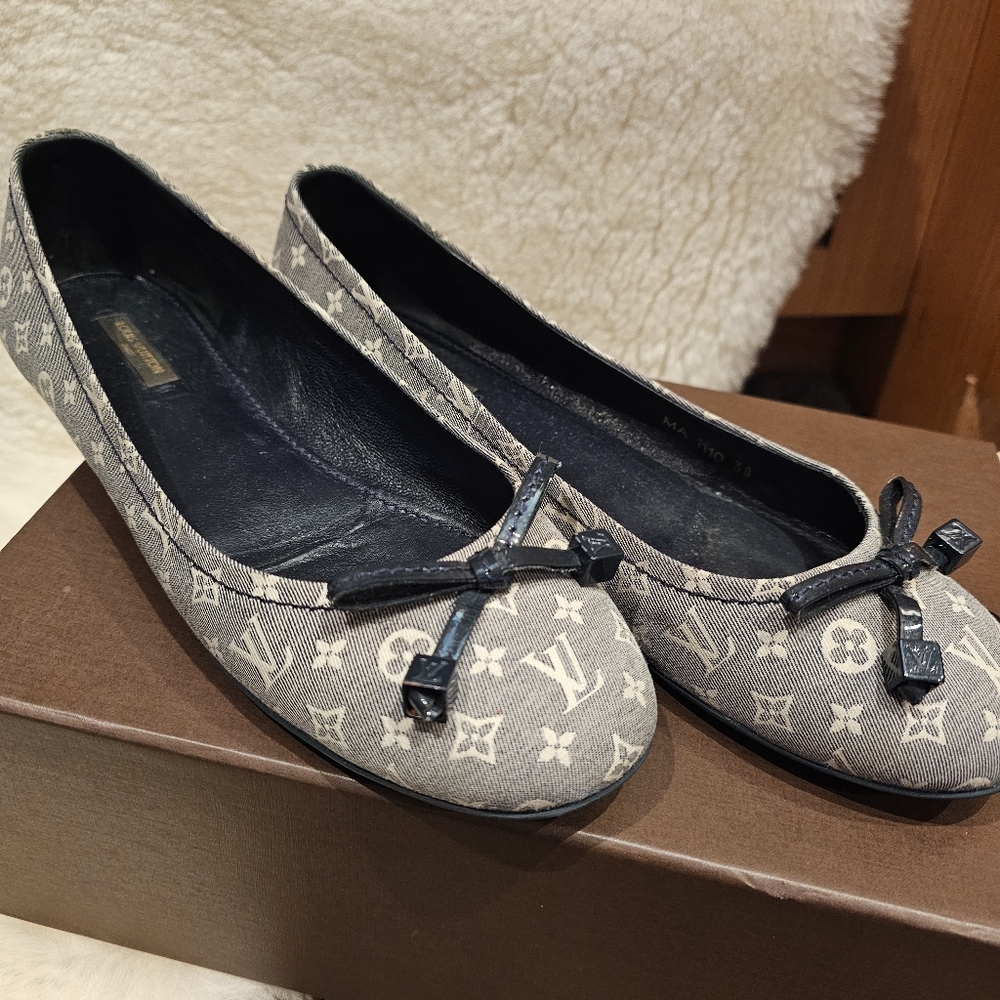 Authentic Louis Vuitton Debbie Ballet Flats